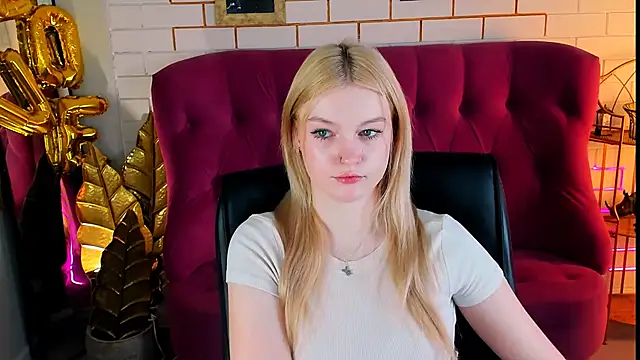 Snapshot of GraceGlamour chatting on 3, 3, 2025 GraceGlamour online show from 3, 3, 2025