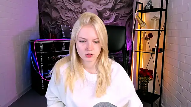 Snapshot of GraceGlamour chatting on 11, 9, 2025 GraceGlamour online show from 11, 9, 2025
