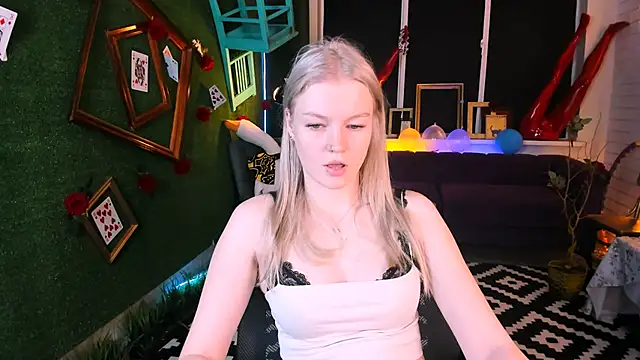 Snapshot of GraceGlamour chatting on 16, 10, 2025 GraceGlamour online show from 16, 10, 2025