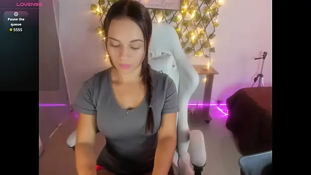 Sara lopez 28 online show from 10, 9, 2025