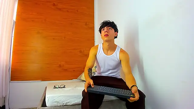 EVAN XOX online show from 3, 12, 2024