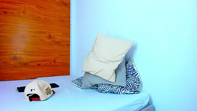 EVAN XOX online show from 18, 12, 2024