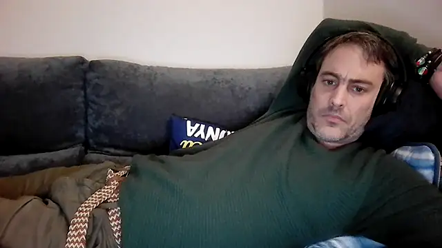 Snapshot of basquehotboy chatting on 11, 12, 2024 basquehotboy online show from 11, 12, 2024