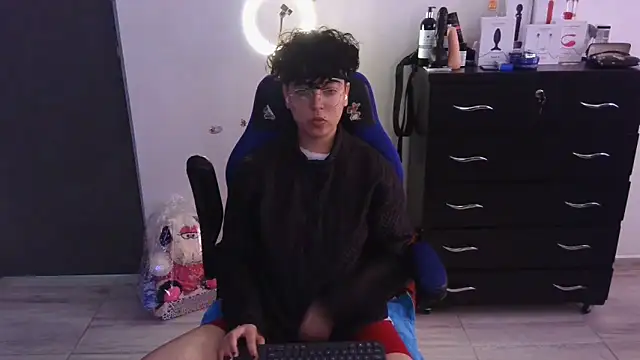 thomascooper7 online show from 26, 2, 2025