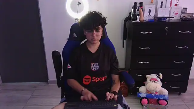 thomascooper7 online show from 2, 3, 2025