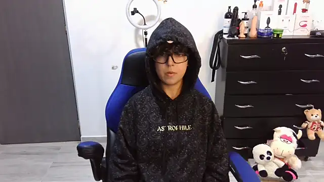 thomascooper7 online show from 18, 9, 2025