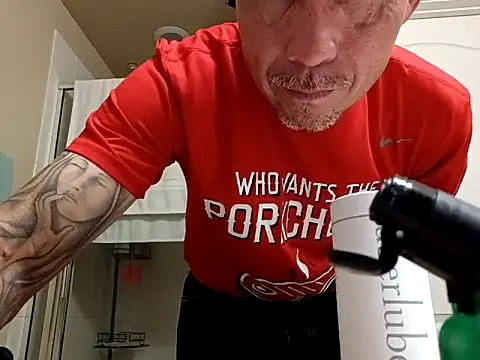 Snapshot of huego79 chatting on 4, 10, 2025 huego79 online show from 4, 10, 2025