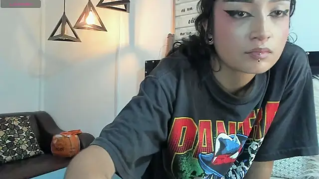 Snapshot of meow_mota chatting on 7, 1, 2025 meow mota online show from 7, 1, 2025