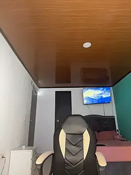 ALANAH KITTY online show from 15, 4, 2026