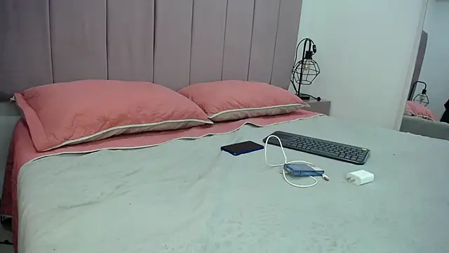 Nessa2905 online show from 12, 12, 2024