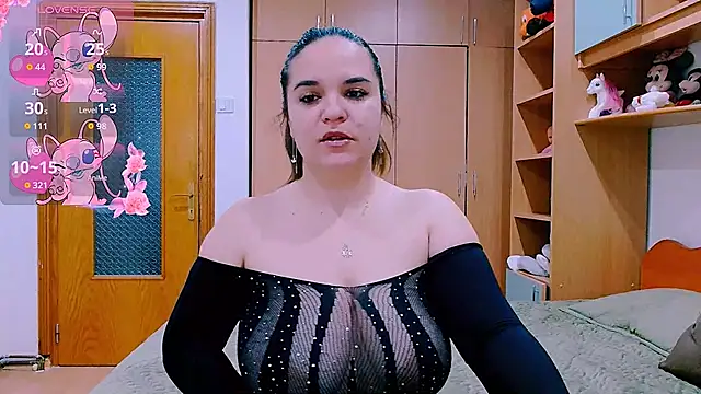 Snapshot of Ella-Diamond chatting on 3, 10, 2025 Ella-Diamond online show from 3, 10, 2025