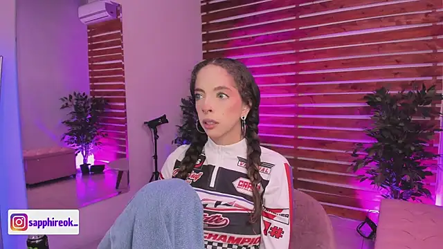 Sapphire Venuss online show from 28, 11, 2025