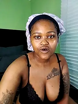 ThickPearlx23 online show from 15, 11, 2025