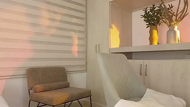 Siny Moore online show from 20, 2, 2025