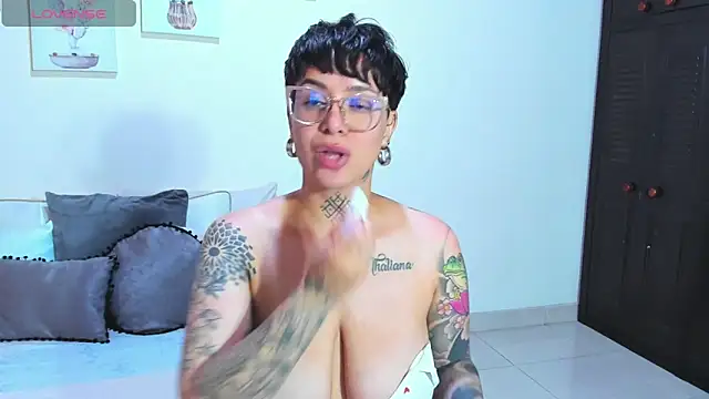 Snapshot of KatInk chatting on 4, 12, 2024 KatInk online show from 4, 12, 2024