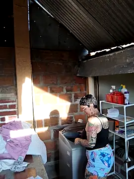 Snapshot of KatInk chatting on 2, 10, 2025 KatInk online show from 2, 10, 2025