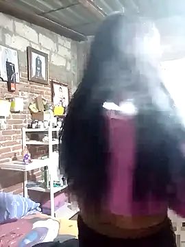 Snapshot of yovana13 chatting on 25, 11, 2025 yovana13 online show from 25, 11, 2025