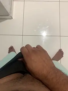 Snapshot of VouchingLagging chatting on 6, 11, 2025 VouchingLagging online show from 6, 11, 2025