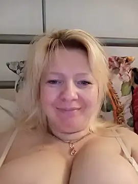 Snapshot of Lauri_scherri chatting on 4, 6, 2026 Lauri scherri online show from 4, 6, 2026