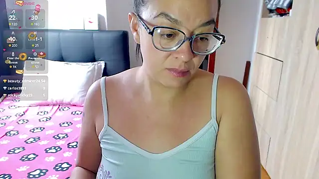 Snapshot of miia-big1boobs_ chatting on 24, 1, 2025 miia-big1boobs online show from 24, 1, 2025