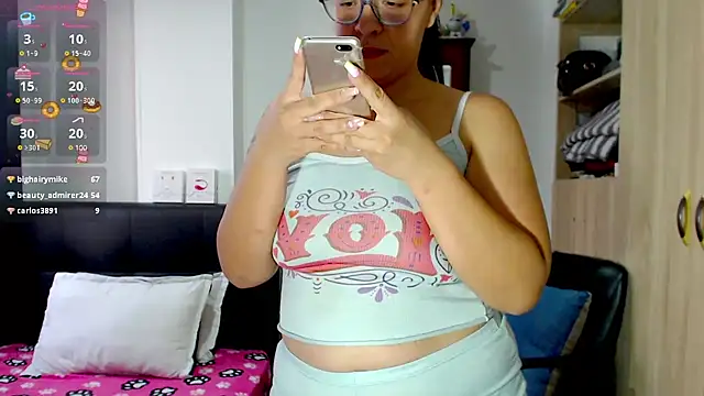 Snapshot of miia-big1boobs_ chatting on 24, 1, 2025 miia-big1boobs online show from 24, 1, 2025