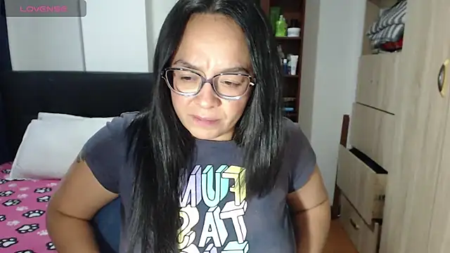 Snapshot of miia-big1boobs_ chatting on 31, 1, 2025 miia-big1boobs online show from 31, 1, 2025