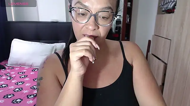 Snapshot of miia-big1boobs_ chatting on 12, 2, 2025 miia-big1boobs online show from 12, 2, 2025