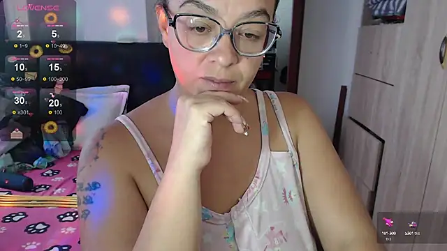 Snapshot of miia-big1boobs_ chatting on 18, 2, 2025 miia-big1boobs online show from 18, 2, 2025