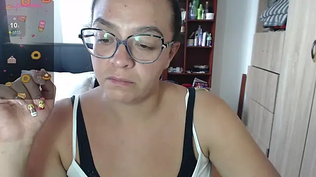 Snapshot of miia-big1boobs_ chatting on 19, 2, 2025 miia-big1boobs online show from 19, 2, 2025