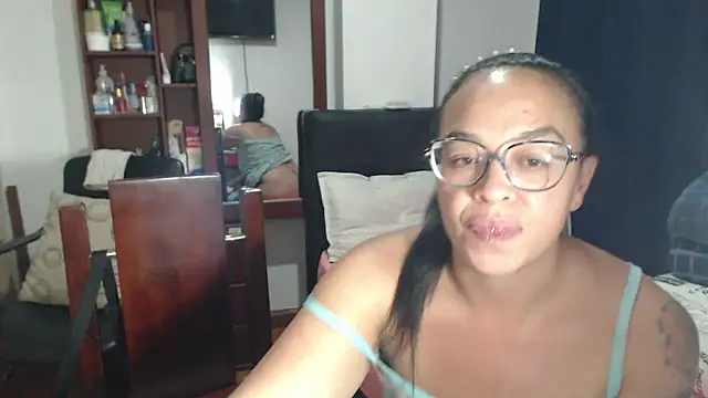 Snapshot of miia-big1boobs_ chatting on 18, 3, 2025 miia-big1boobs online show from 18, 3, 2025