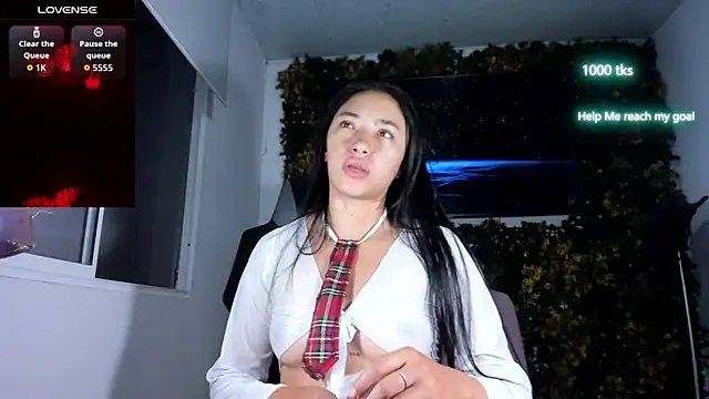Snapshot of emily_palmeer chatting on 7, 7, 2026 emily palmeer online show from 7, 7, 2026