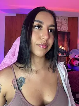 Snapshot of Tamara_Roberts1 chatting on 3, 4, 2026 Tamara Roberts1 online show from 3, 4, 2026