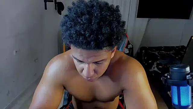 Snapshot of May_Dylan1 chatting on 5, 10, 2025 May Dylan1 online show from 5, 10, 2025