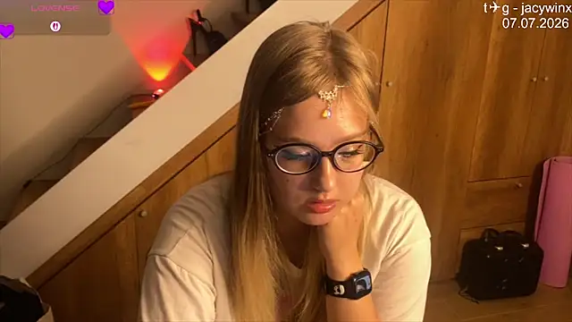 JacyWinslat online show from 8, 7, 2026