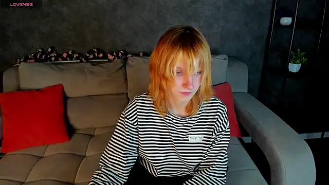 Snapshot of Little_Chips chatting on 21, 4, 2026 Little Chips online show from 21, 4, 2026