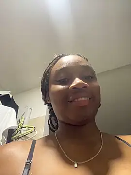 Snapshot of EscorpiLeoncita chatting on 2, 10, 2025 EscorpiLeoncita online show from 2, 10, 2025