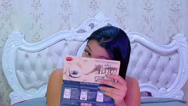 TiaraRosse online show from 24, 10, 2025