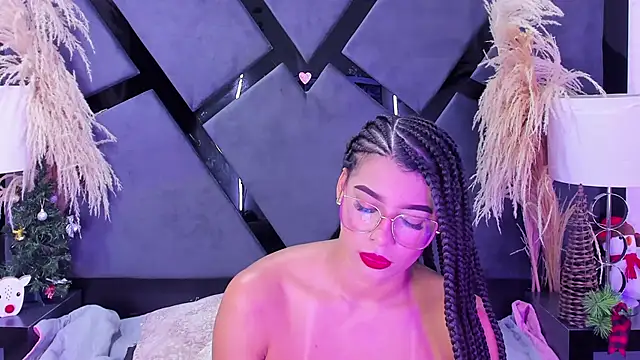 Snapshot of TiaraRosse chatting on 18, 12, 2025 TiaraRosse online show from 18, 12, 2025