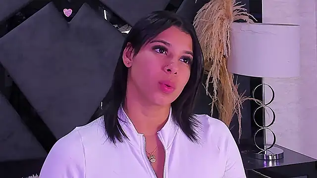 Snapshot of TiaraRosse chatting on 11, 1, 2026 TiaraRosse online show from 11, 1, 2026