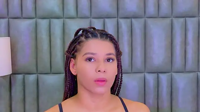 Snapshot of TiaraRosse chatting on 5, 2, 2026 TiaraRosse online show from 5, 2, 2026