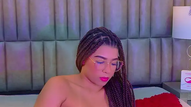 Snapshot of TiaraRosse chatting on 8, 2, 2026 TiaraRosse online show from 8, 2, 2026