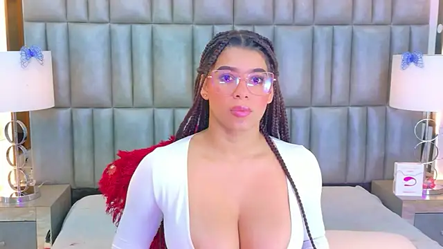 Snapshot of TiaraRosse chatting on 15, 2, 2026 TiaraRosse online show from 15, 2, 2026