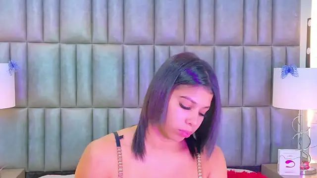 Snapshot of TiaraRosse chatting on 17, 2, 2026 TiaraRosse online show from 17, 2, 2026