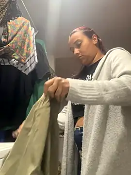 Cafeziitha02 online show from 4, 12, 2025