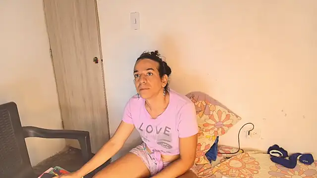 Oh Tique online show from 3, 12, 2025