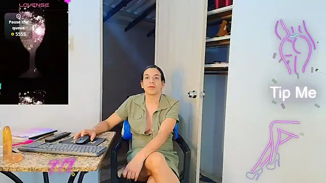 Snapshot of Oh_Tique chatting on 19, 6, 2026 Oh Tique online show from 19, 6, 2026