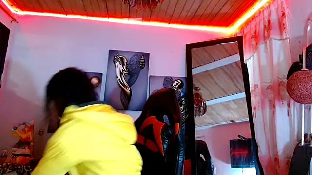 Snapshot of Maidi_ chatting on 12, 9, 2025 Maidi online show from 12, 9, 2025