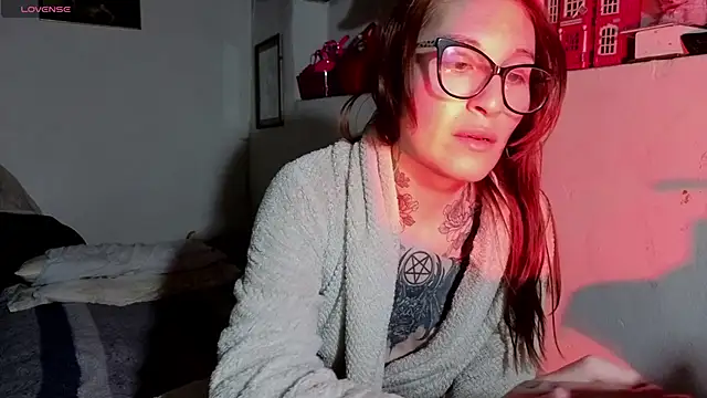 kittenlizz online show from 4, 4, 2026