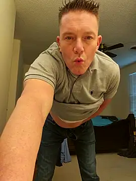 Bigtater1999 online show from 19, 4, 2026