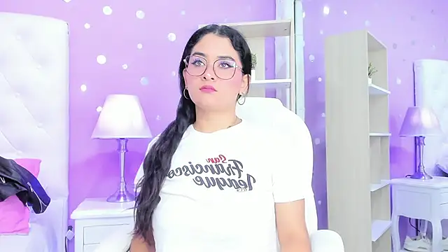 Snapshot of scarlette_15_ chatting on 26, 11, 2025 scarlette 15 online show from 26, 11, 2025